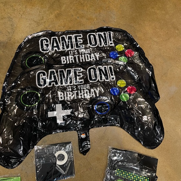 Game on party decorations - Picture 3 of 12